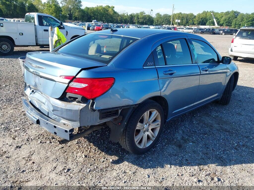 1C3BC1FB4BN612808 2011 CHRYSLER 200 photo no. 4