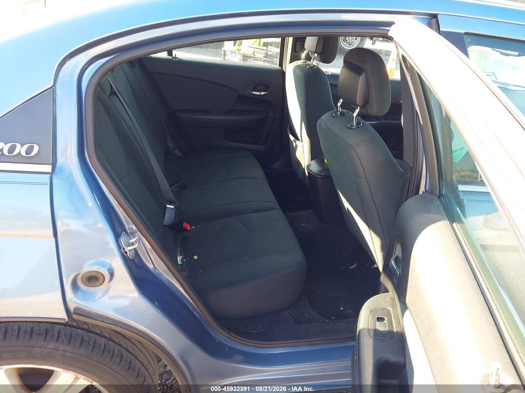 1C3BC1FB4BN612808 2011 CHRYSLER 200 photo no. 8