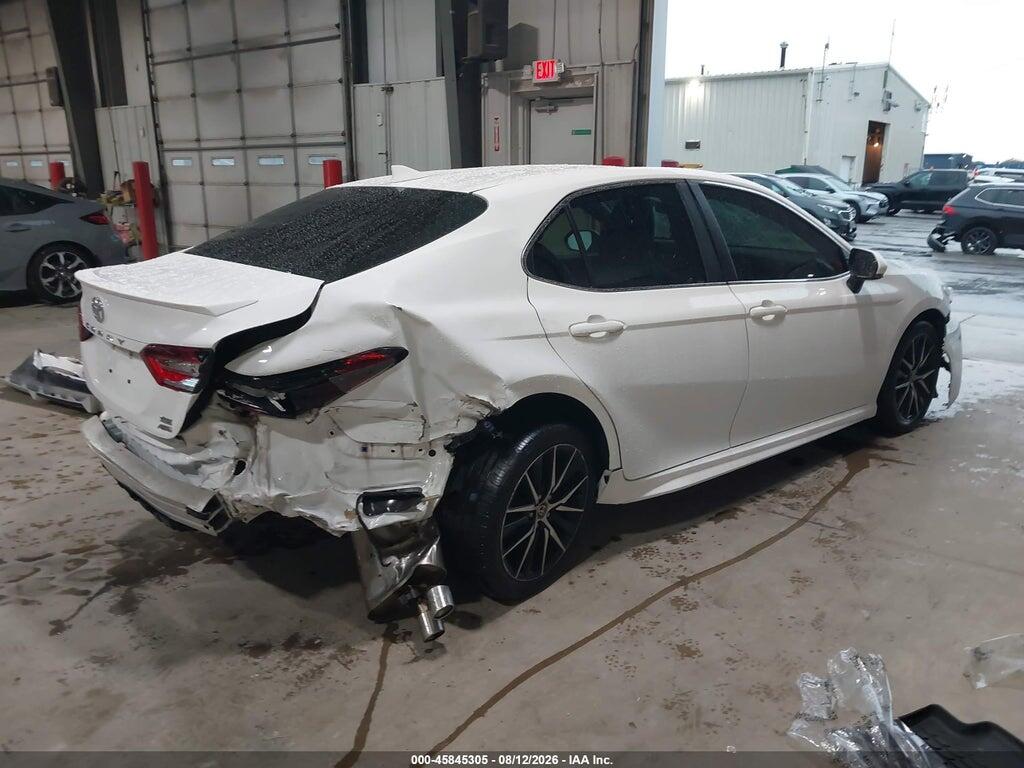 4T1G11BK7NU048946 2022 TOYOTA CAMRY photo no. 4
