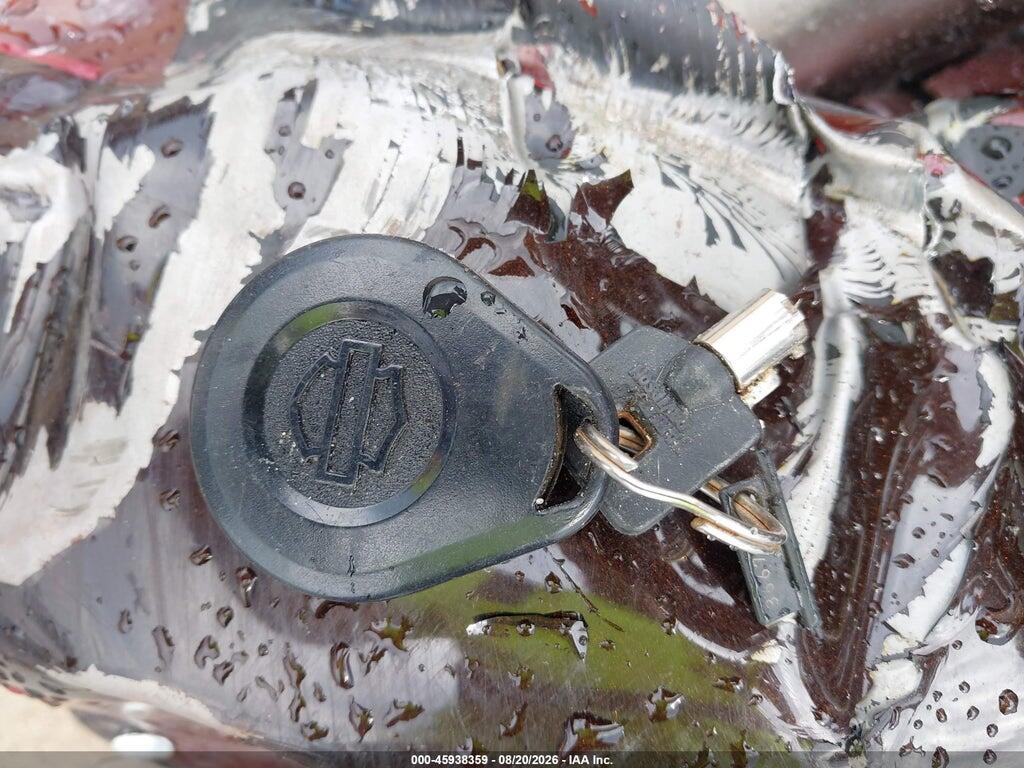 1HD1KEM17BB668091 2011 HARLEY-DAVIDSON FLHTK photo no. 11