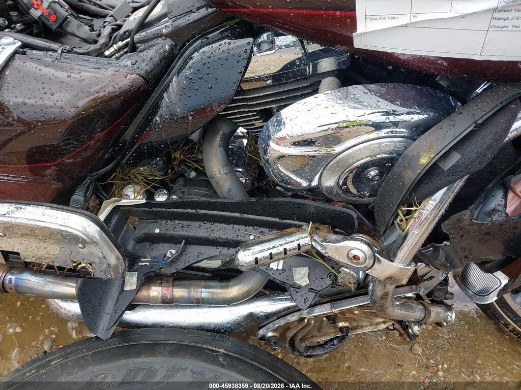 1HD1KEM17BB668091 2011 HARLEY-DAVIDSON FLHTK photo no. 8