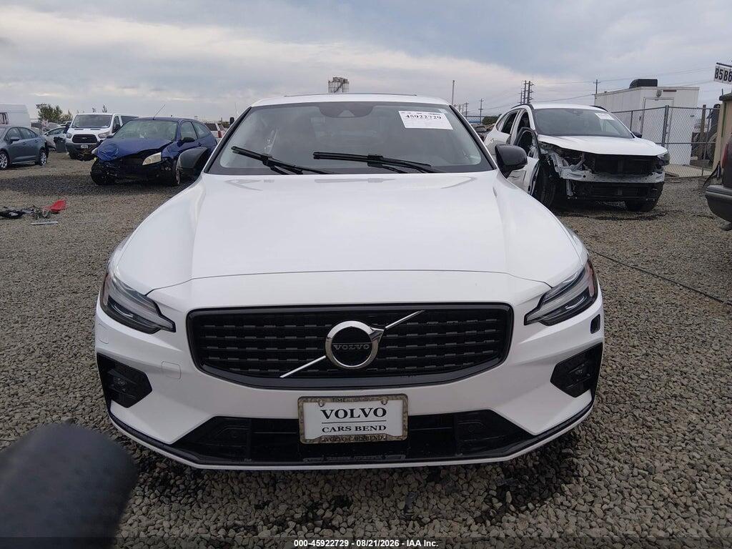 7JRL12TZ0NG174215 2022 VOLVO S60 photo no. 12