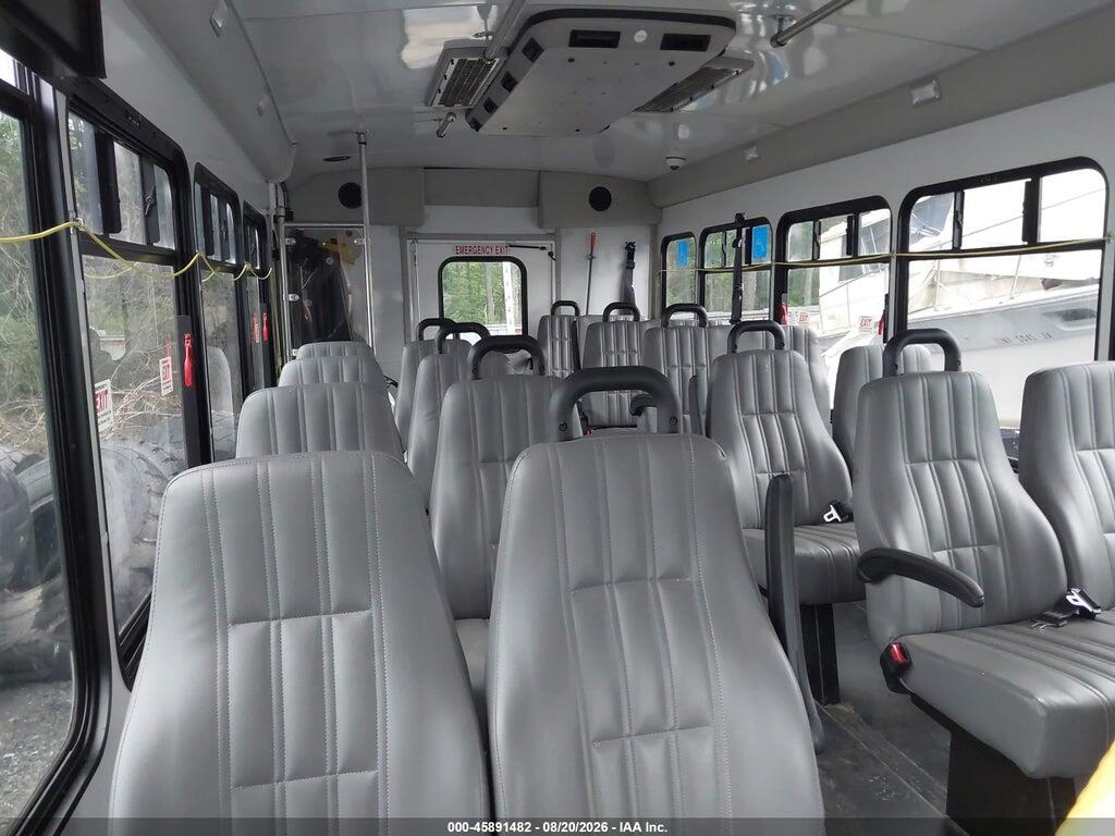 1FDFE4FN6SDD31565 2025 FORD E-450 CUTAWAY photo no. 6
