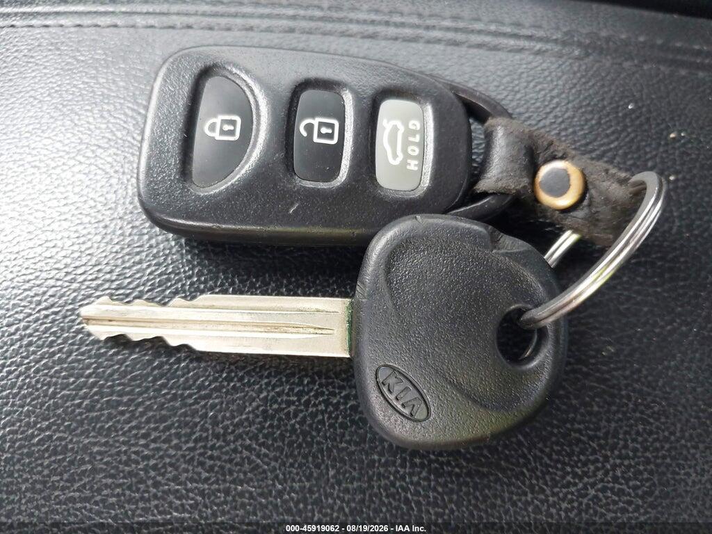 KNAFU6A29B5455370 2011 KIA FORTE KOUP photo no. 11