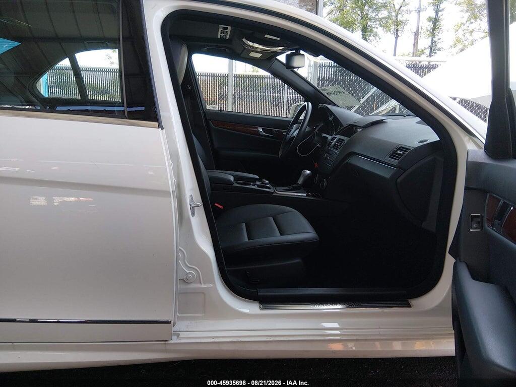 WDDGF8BB7BR150704 2011 MERCEDES-BENZ C 300 photo no. 5
