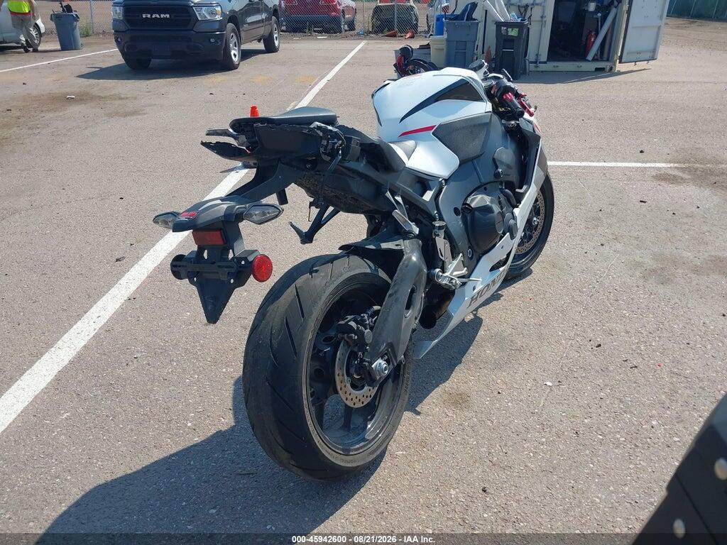 JH2SC771XTK900203 2026 HONDA CBR1000 photo no. 4