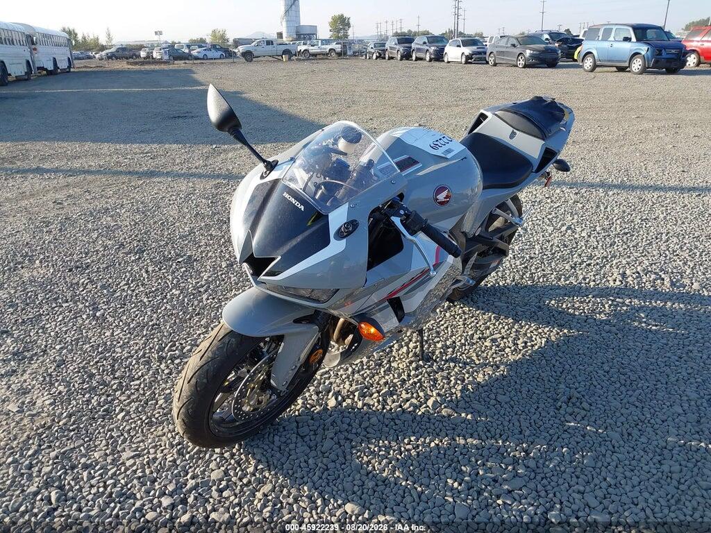 JH2PC40H6TK301875 2026 HONDA CBR600 photo no. 2