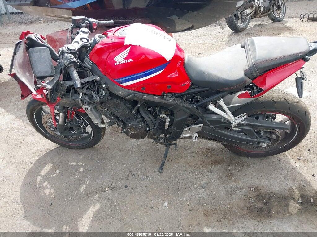 MLHRH1558T5201465 2026 HONDA CBR650 photo no. 12