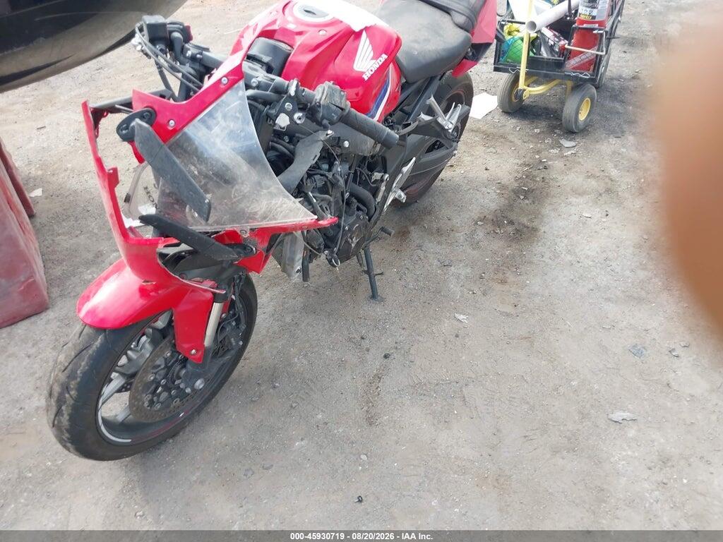 MLHRH1558T5201465 2026 HONDA CBR650 photo no. 2