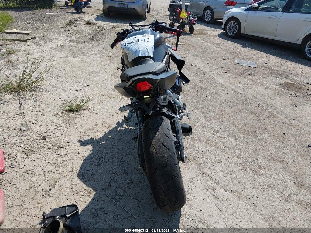 MLHRH155XT5200480 2026 HONDA CBR650 photo no. 6
