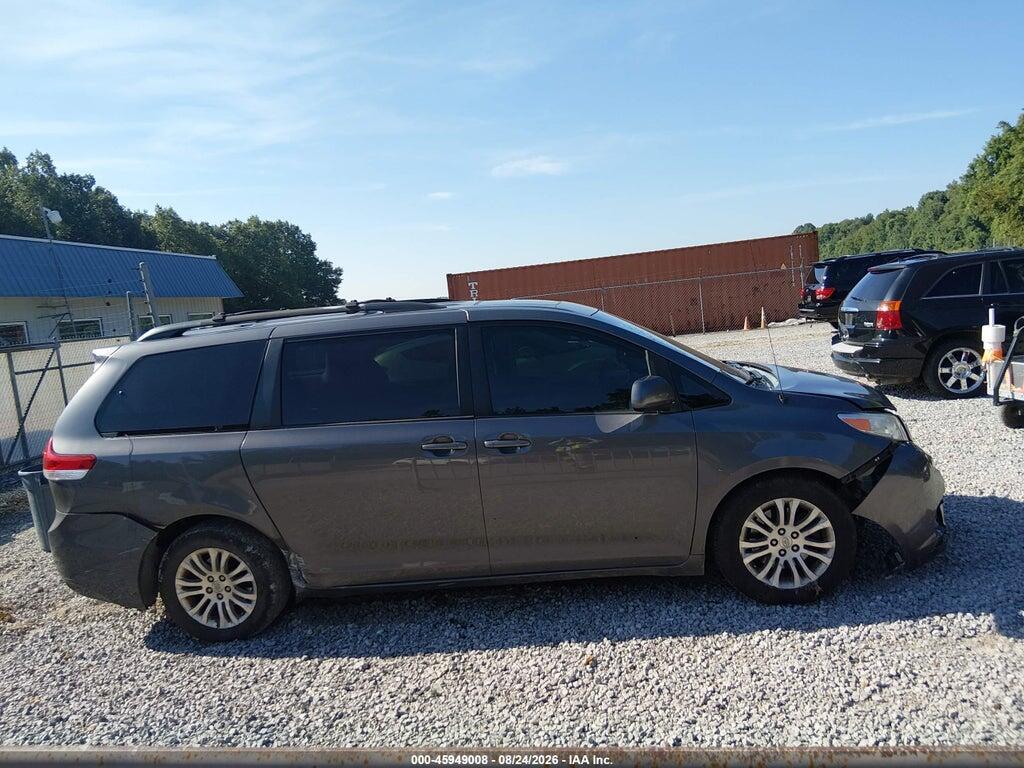 5TDYK3DC0BS122361 2011 TOYOTA SIENNA photo no. 12