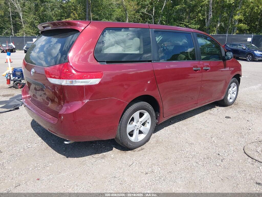 5TDKA3DC7BS002145 2011 TOYOTA SIENNA photo no. 4