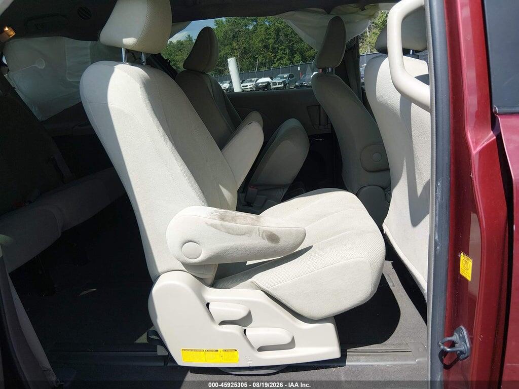 5TDKA3DC7BS002145 2011 TOYOTA SIENNA photo no. 8