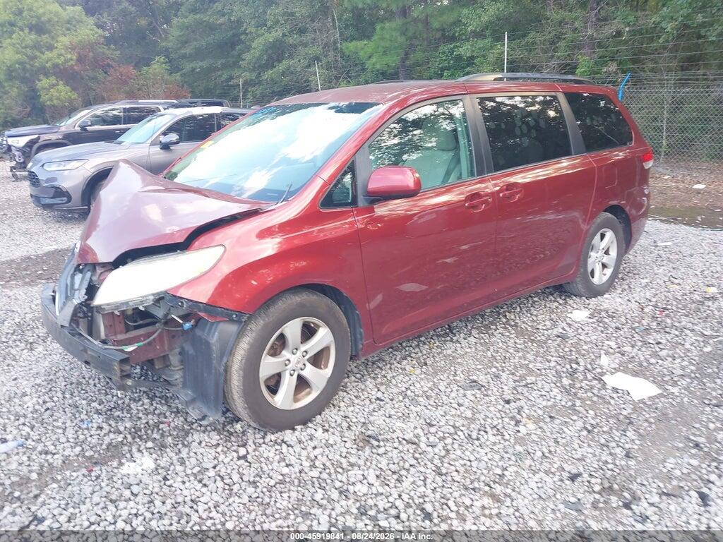 5TDKK3DC8BS158157 2011 TOYOTA SIENNA photo no. 2