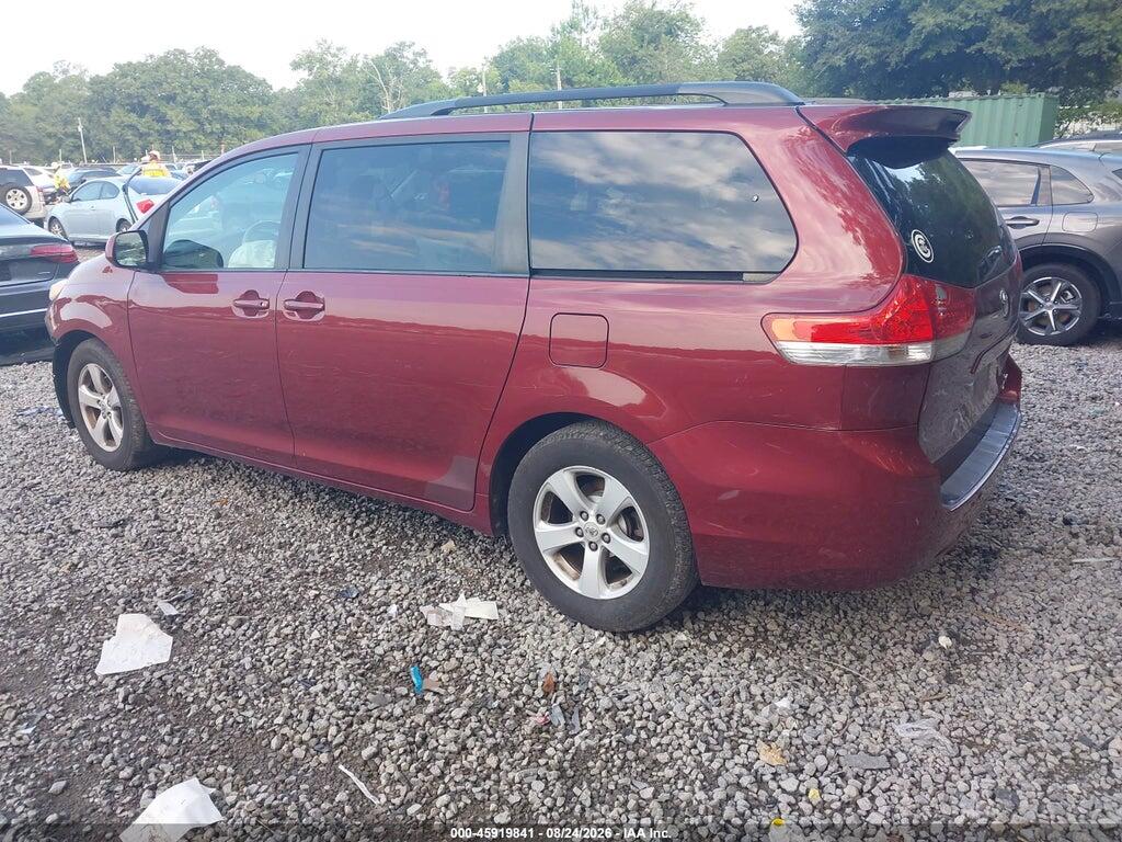 5TDKK3DC8BS158157 2011 TOYOTA SIENNA photo no. 3