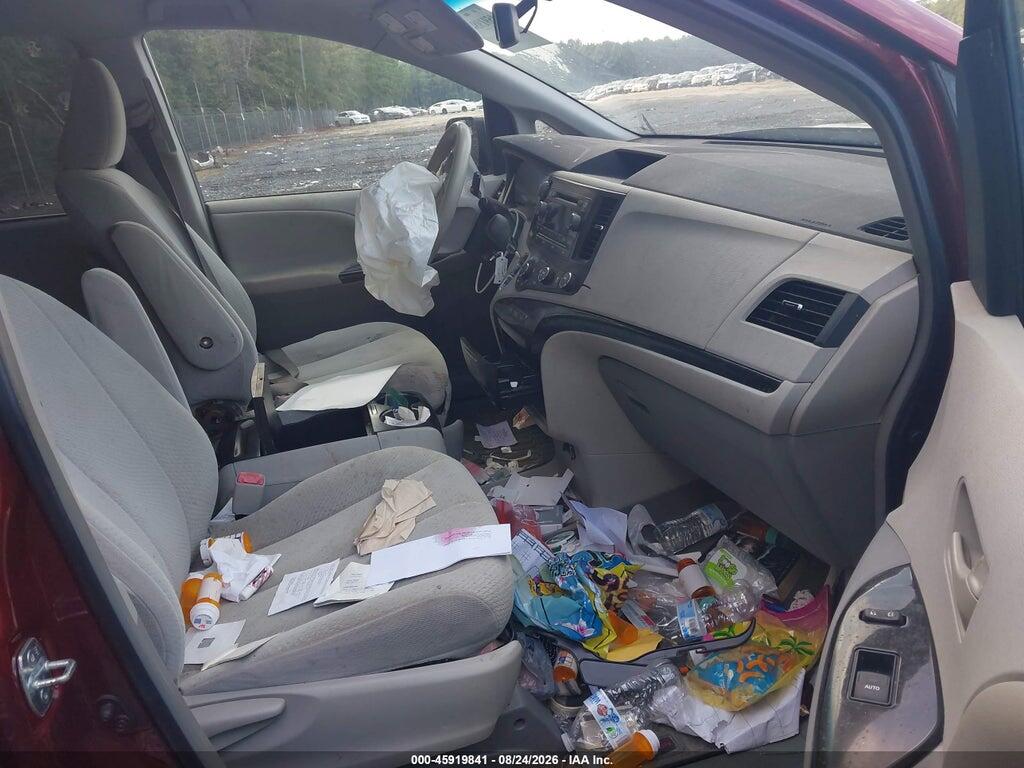 5TDKK3DC8BS158157 2011 TOYOTA SIENNA photo no. 5