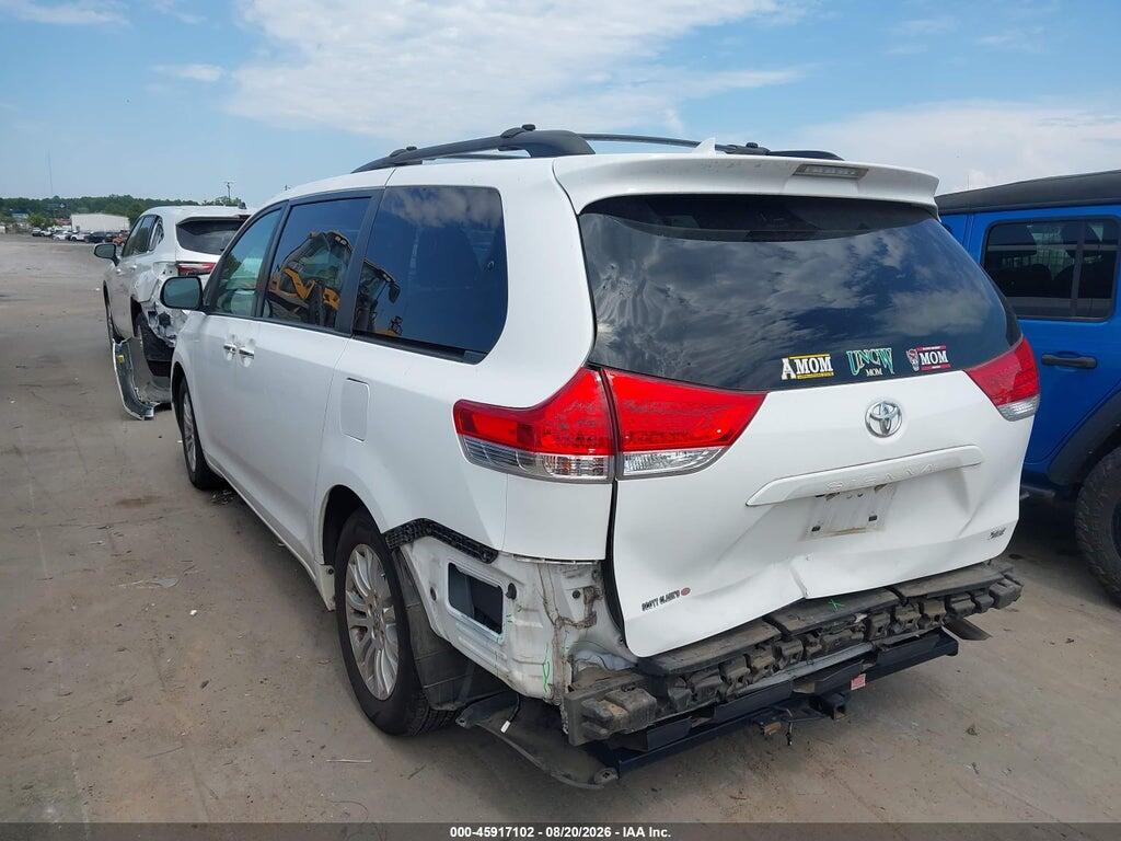 5TDYK3DCXBS157800 2011 TOYOTA SIENNA photo no. 3