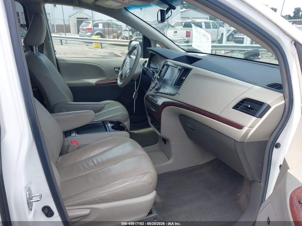 5TDYK3DCXBS157800 2011 TOYOTA SIENNA photo no. 5