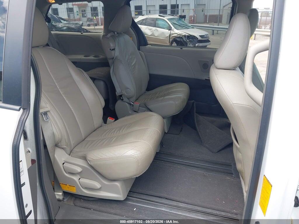 5TDYK3DCXBS157800 2011 TOYOTA SIENNA photo no. 8