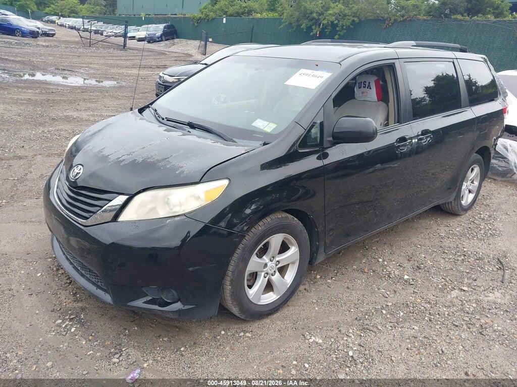 5TDKK3DC1BS007287 2011 TOYOTA SIENNA photo no. 2