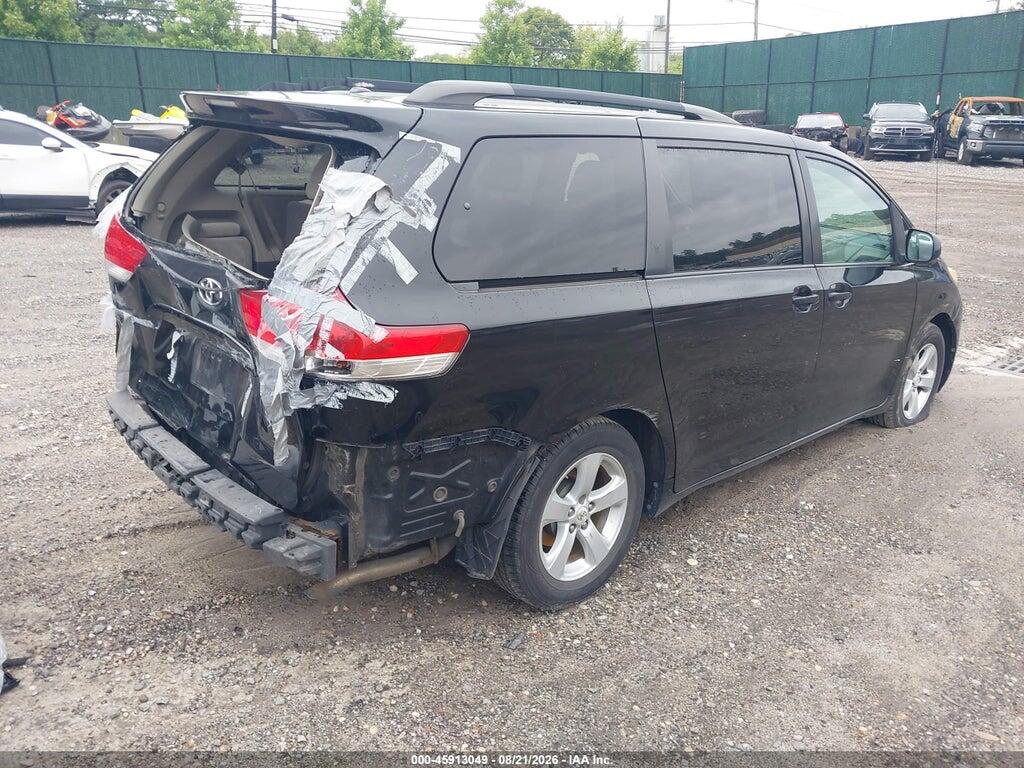 5TDKK3DC1BS007287 2011 TOYOTA SIENNA photo no. 4