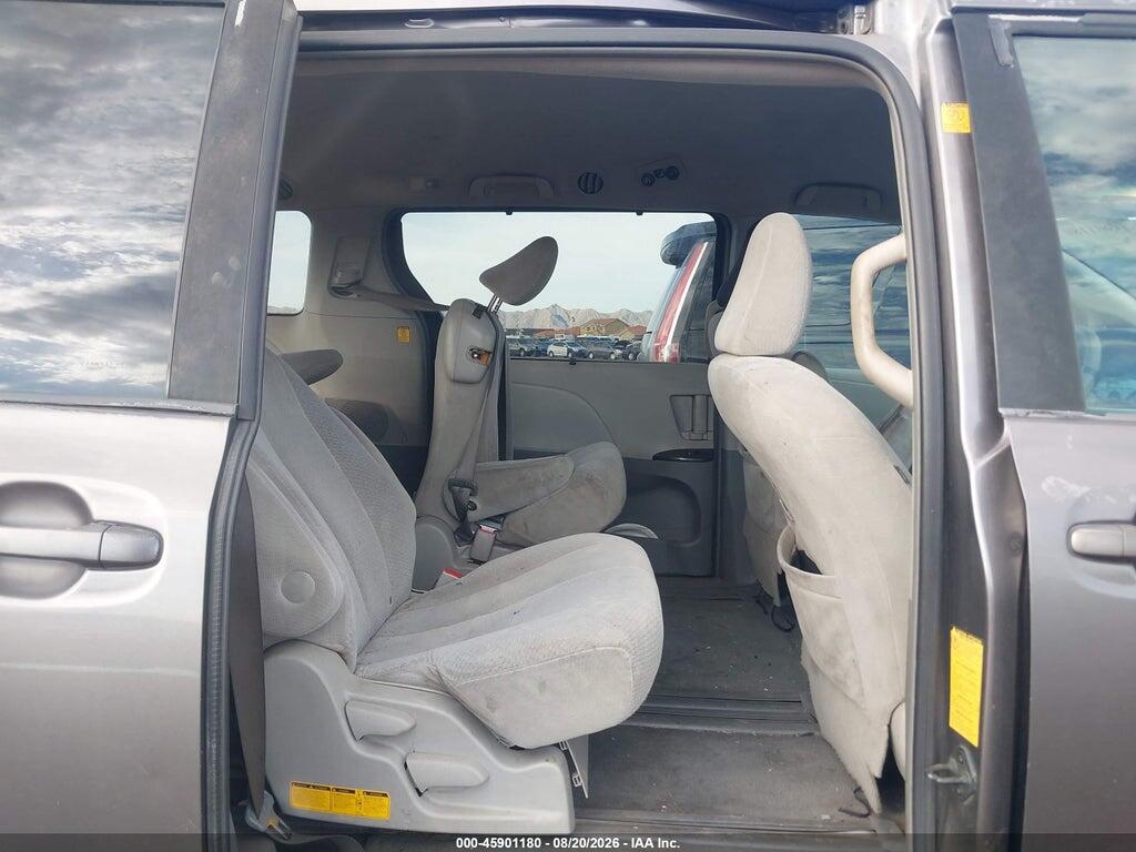 5TDKK3DC5BS005395 2011 TOYOTA SIENNA photo no. 8