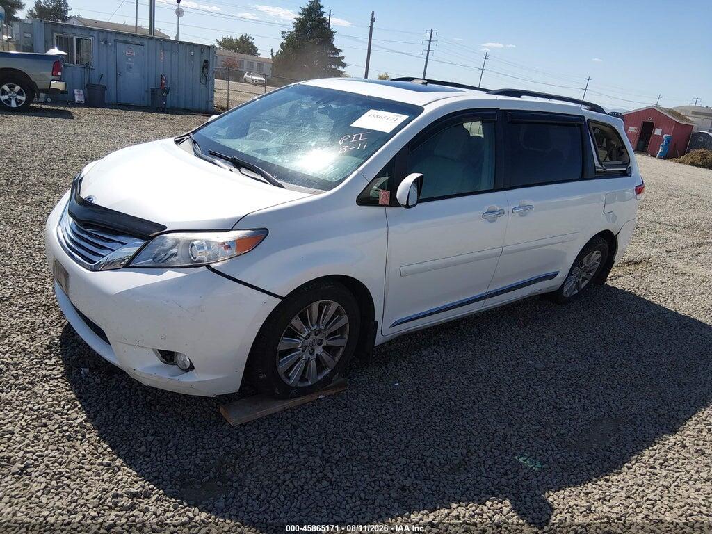 5TDYK3DC6BS086644 2011 TOYOTA SIENNA photo no. 2