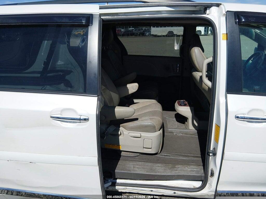 5TDYK3DC6BS086644 2011 TOYOTA SIENNA photo no. 8