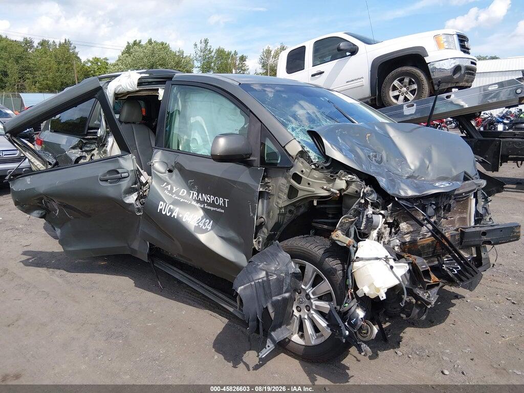 2011 TOYOTA SIENNA 5TDJK3DC8BS020422