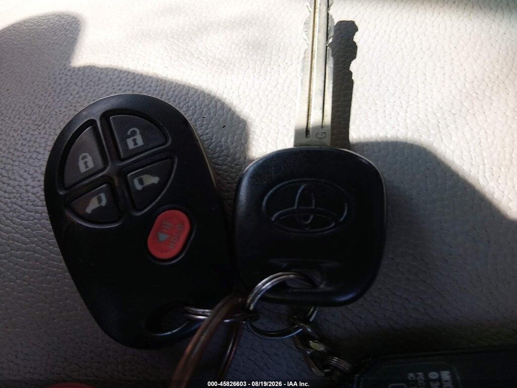 5TDJK3DC8BS020422 2011 TOYOTA SIENNA photo no. 11