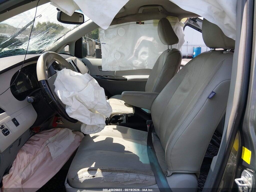 5TDJK3DC8BS020422 2011 TOYOTA SIENNA photo no. 5