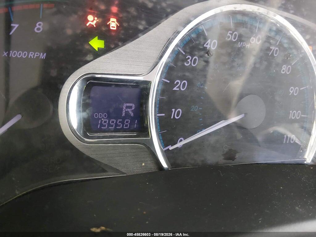 5TDJK3DC8BS020422 2011 TOYOTA SIENNA photo no. 7