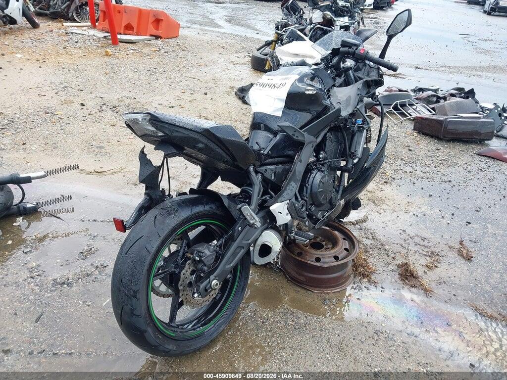 ML5EXER13SDAF6559 2025 KAWASAKI EX650 photo no. 4