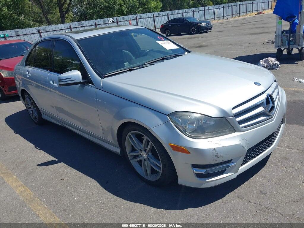 2012 MERCEDES-BENZ C 300 WDDGF8BB7CR193358