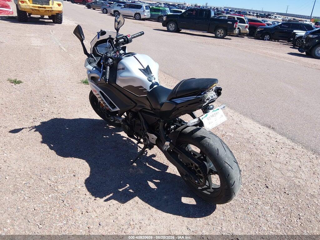 ML5EXEP11TDAH1405 2026 KAWASAKI EX650 photo no. 3