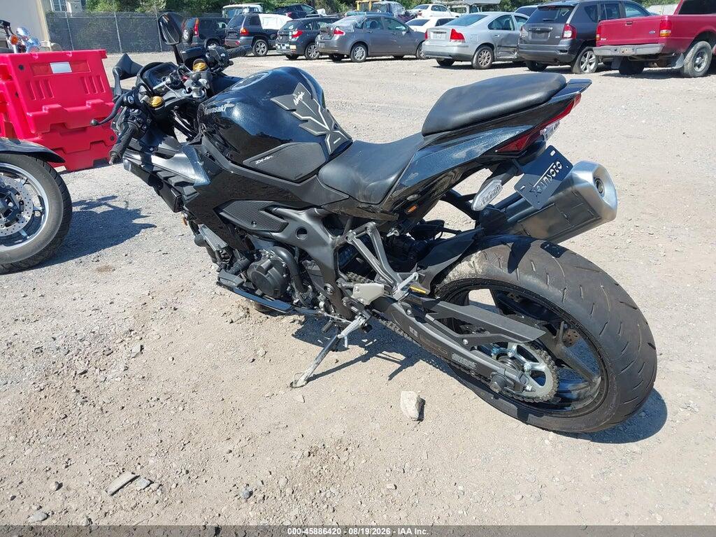 ML5ZXCP10SDA42647 2025 KAWASAKI ZX400 photo no. 3