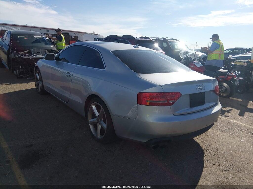 WAULFAFR4AA009025 2010 AUDI A5 photo no. 3