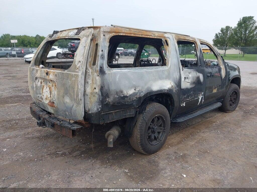 1GNUKHE33AR217401 2010 CHEVROLET SUBURBAN 1500 photo no. 4