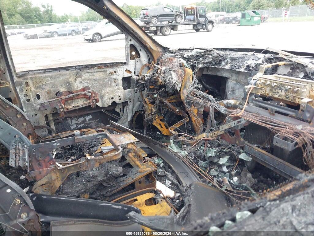 1GNUKHE33AR217401 2010 CHEVROLET SUBURBAN 1500 photo no. 5