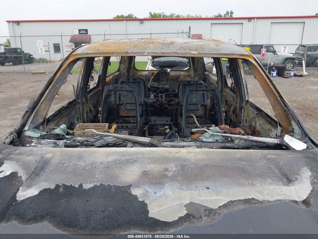 1GNUKHE33AR217401 2010 CHEVROLET SUBURBAN 1500 photo no. 6
