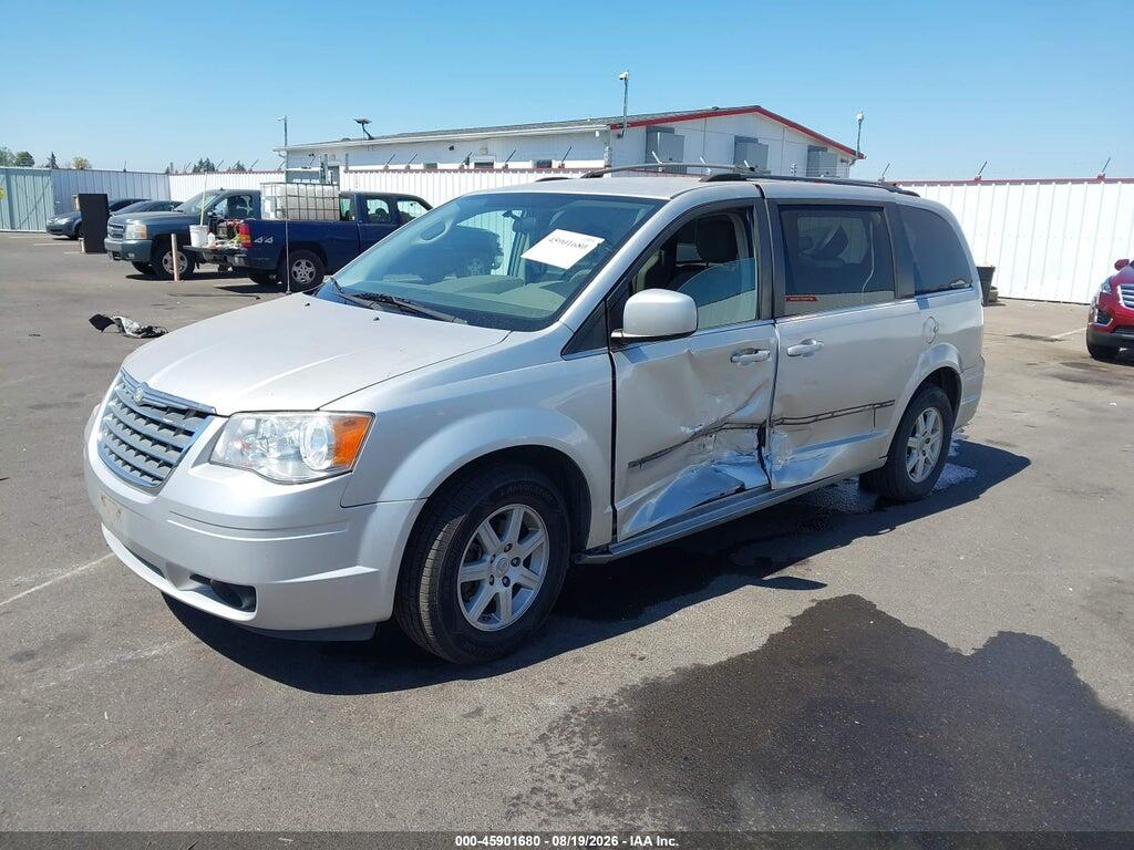 2A4RR5D12AR213689 2010 CHRYSLER TOWN & COUNTRY photo no. 2