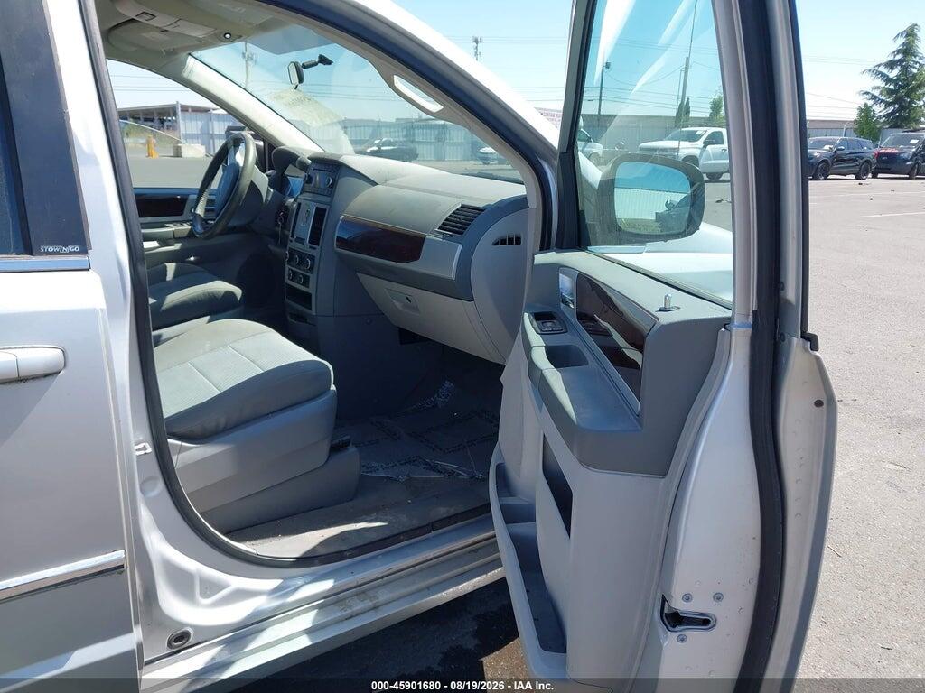 2A4RR5D12AR213689 2010 CHRYSLER TOWN & COUNTRY photo no. 5