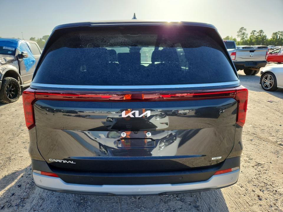 2026 KIA CARNIVAL LXS — Фото 6 из 13