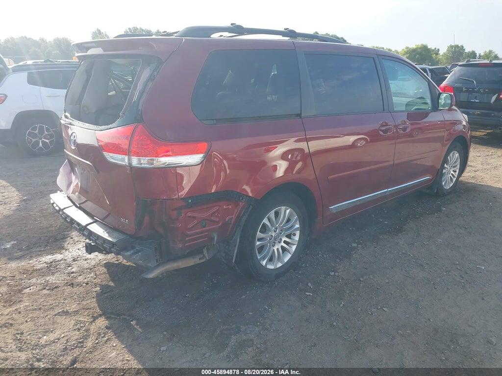 5TDYK3DC8CS263115 2012 TOYOTA SIENNA photo no. 4