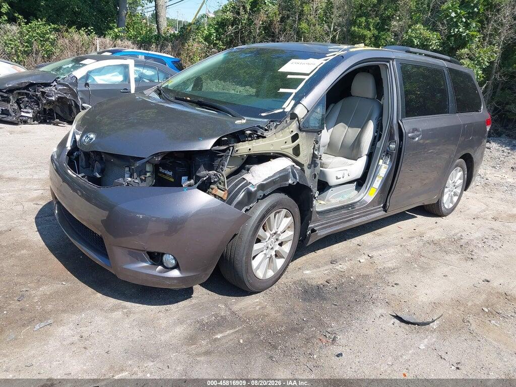 5TDDK3DC2CS035111 2012 TOYOTA SIENNA photo no. 2