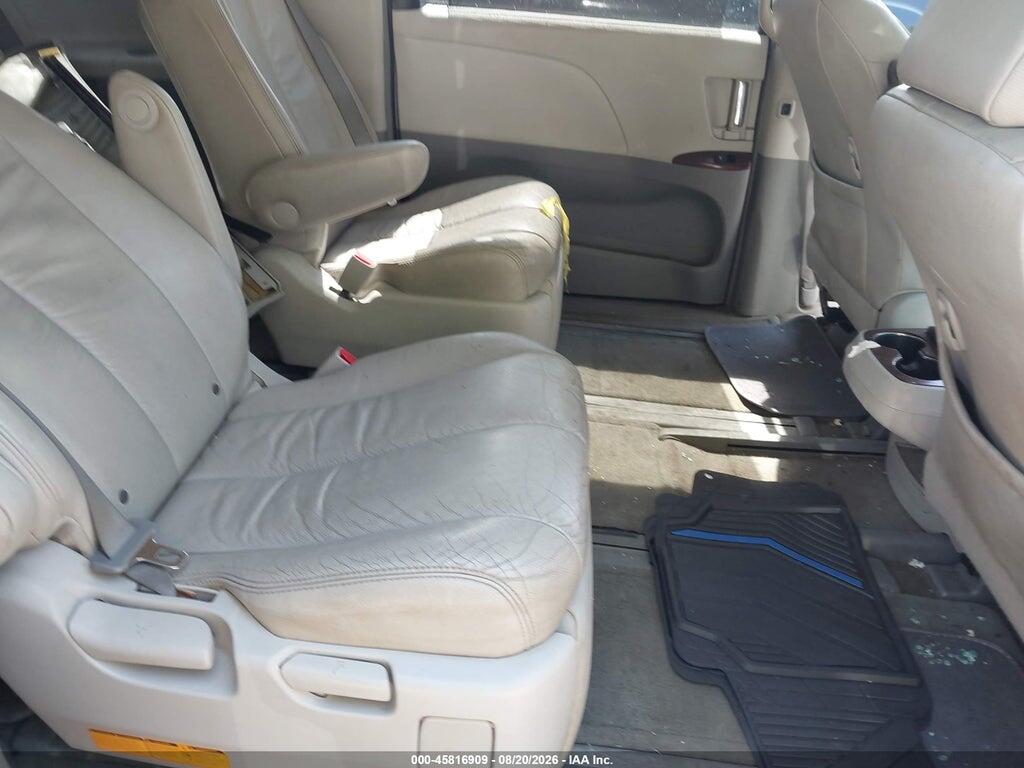 5TDDK3DC2CS035111 2012 TOYOTA SIENNA photo no. 8