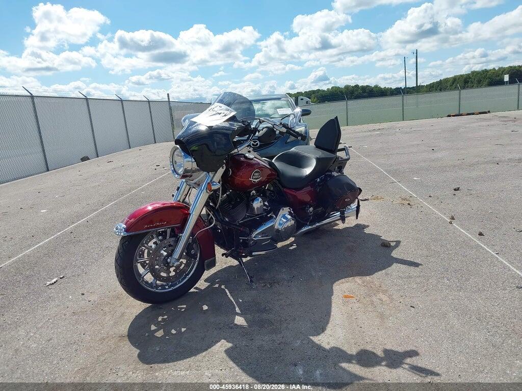 1HD1FR413AB618024 2010 HARLEY-DAVIDSON FLHRC photo no. 2