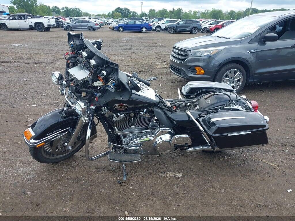 1HD1FC413AB604900 2010 HARLEY-DAVIDSON FLHTCU photo no. 12