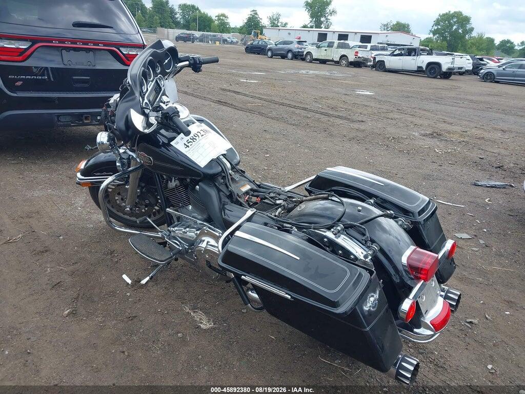 1HD1FC413AB604900 2010 HARLEY-DAVIDSON FLHTCU photo no. 3