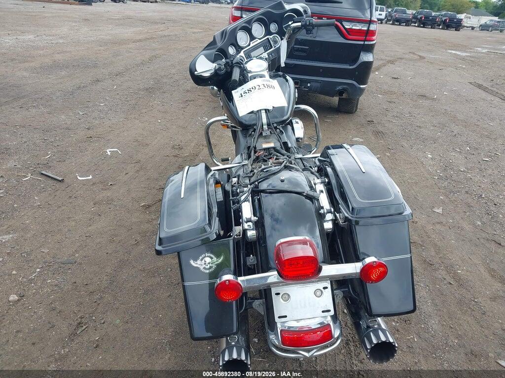 1HD1FC413AB604900 2010 HARLEY-DAVIDSON FLHTCU photo no. 6